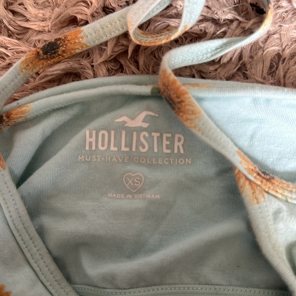 Hollister crop top - Picture 2 of 2
